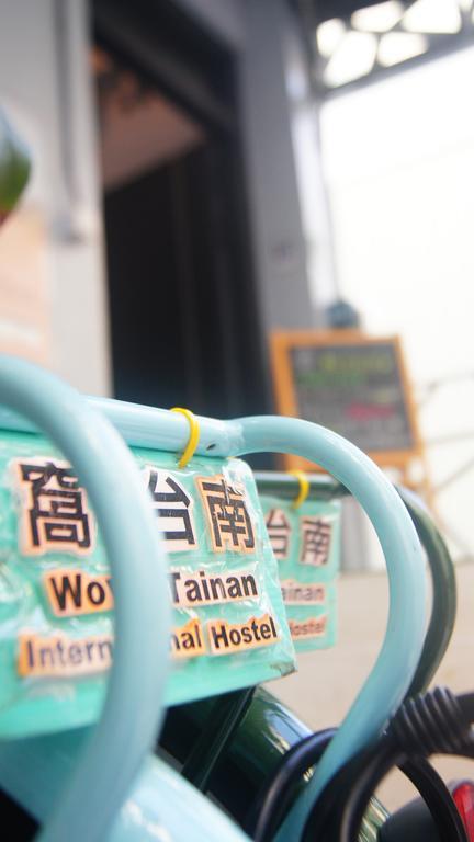 Wow Tainan Hostel Екстер'єр фото